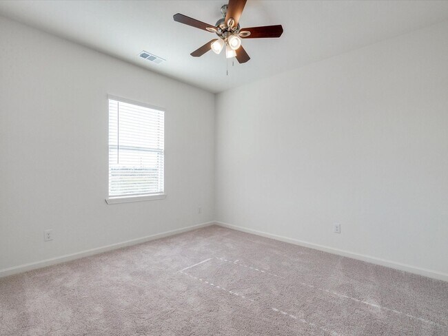 Building Photo - 1553 Shadow Hawk Dr