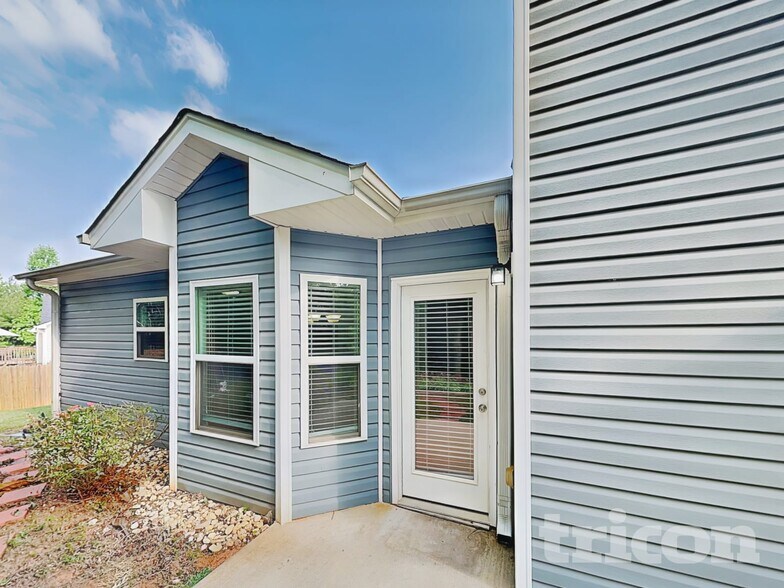 Building Photo - 94 Jackson Farms Dr