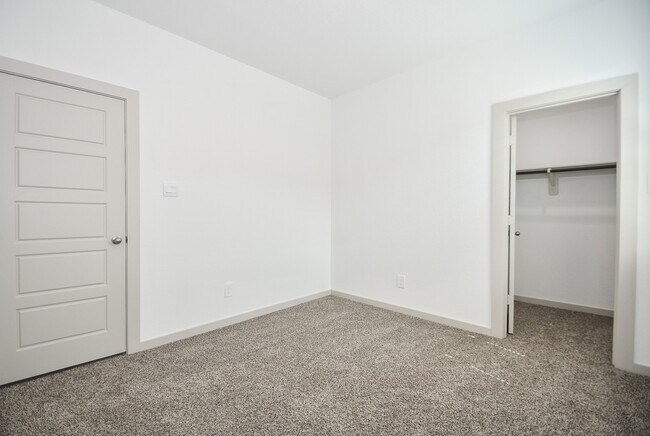 Building Photo - 2818 Bethnal Gdn Wy