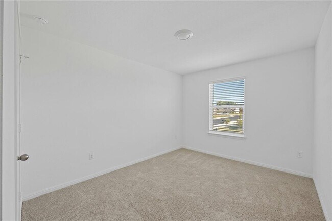 Building Photo - 321 Brody Ln