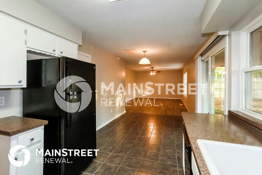 Building Photo - 3800 Larkwood Dr