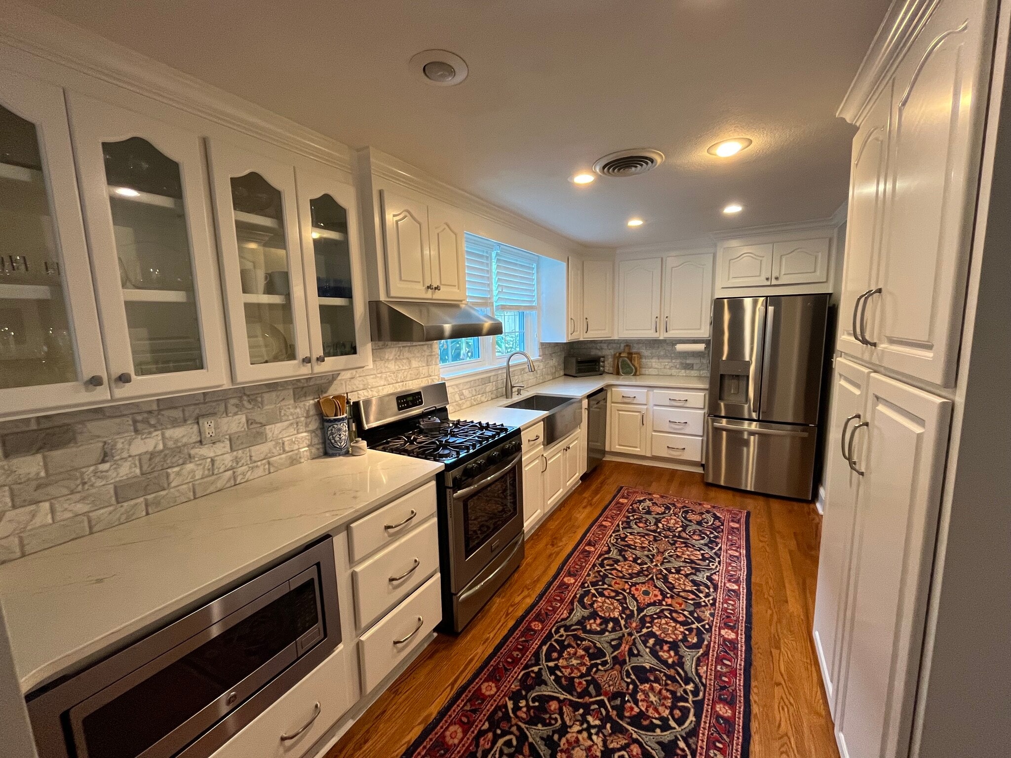 Building Photo - 718 Beard St