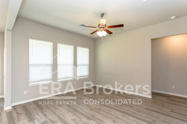 Building Photo - 1236 Grand Oak Trl