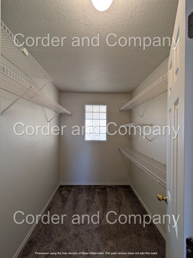 Building Photo - Beautiful & Cozy 3 Bedroom 2.5 Bathroom 1,760 Sq.Ft 2 Story Townhome