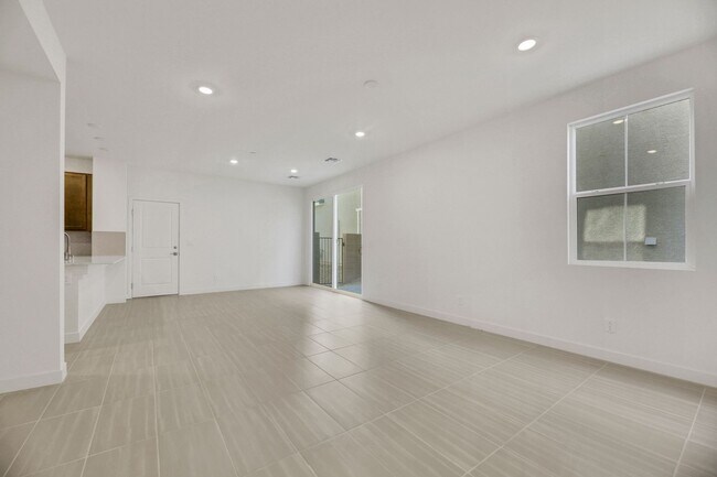 Building Photo - 4-Bedroom Home in Inspirada