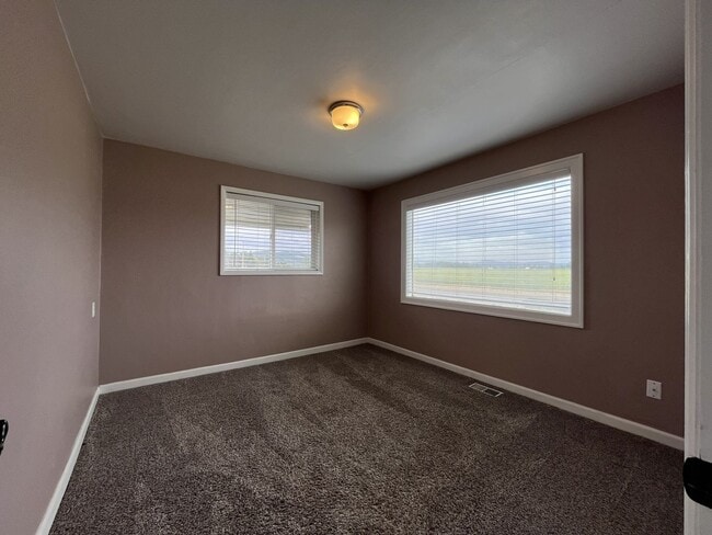 Building Photo - Comfortable Country Retreat on Verboort Road with .22-Acre Lot with Garage and Covered Parking