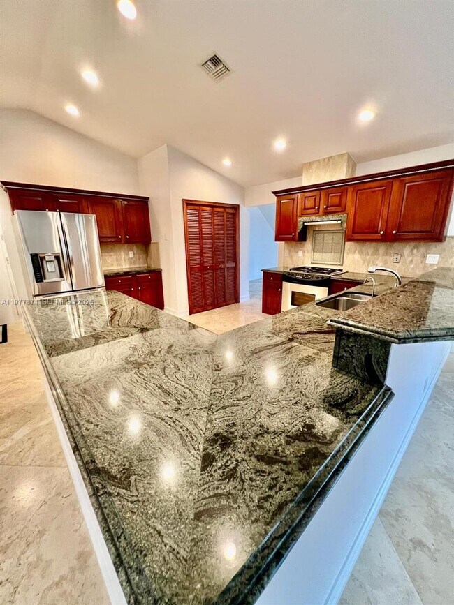 Building Photo - 6083 Vista Linda Ln