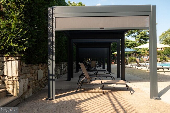 Building Photo - 809 Red Lion Rd