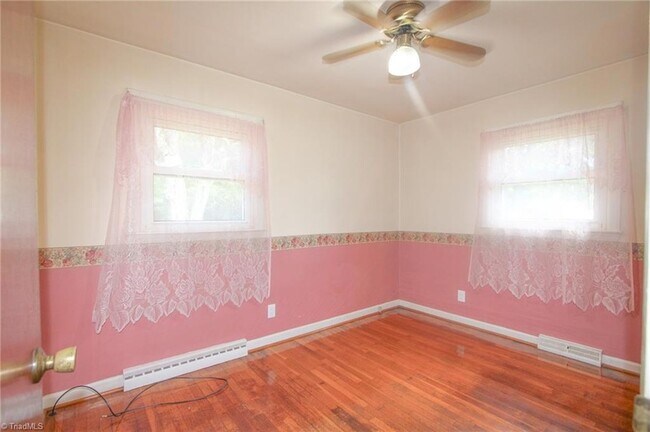 Building Photo - 9078 W Market St