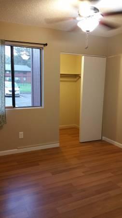 Building Photo - 2069 California Ave