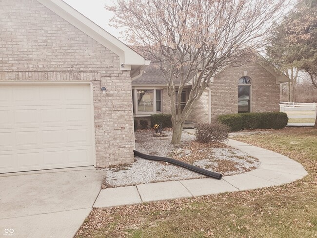 Building Photo - 5025 W Edwards Ave