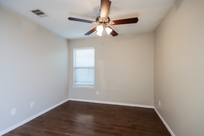 Building Photo - 13207 Clover Creek Point Ln