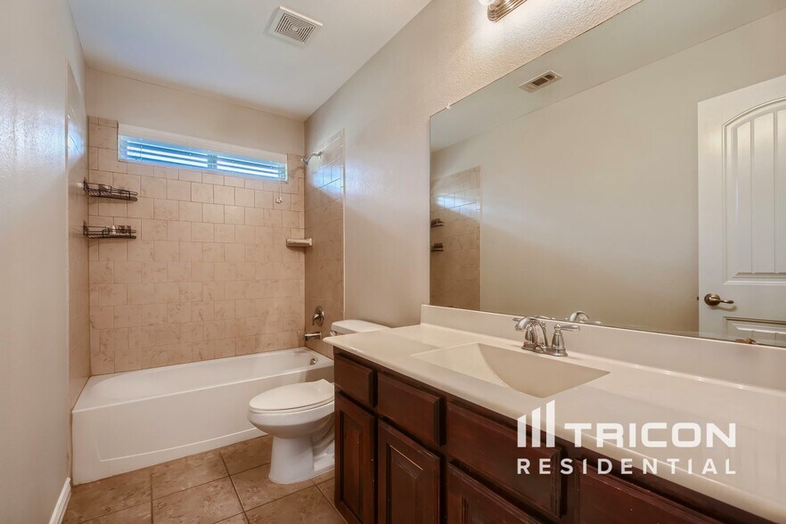 Building Photo - 1426 Rapids Ct