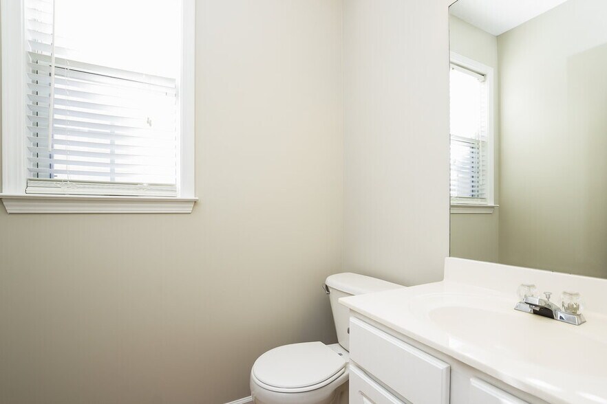 Building Photo - 3038 Donamire Ct NW