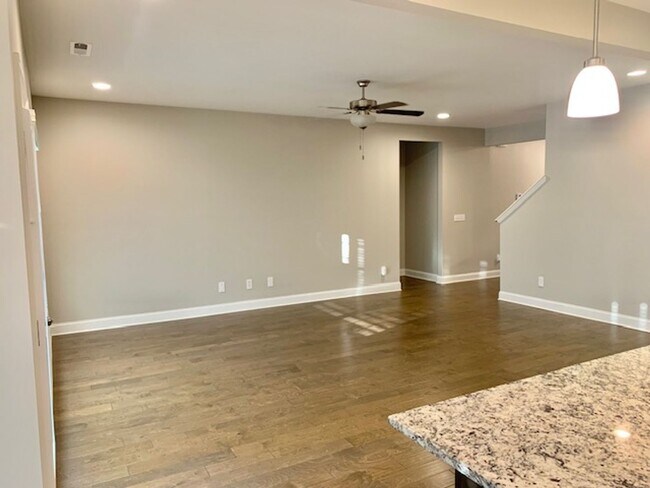 Building Photo - 113 James Parcus Cir