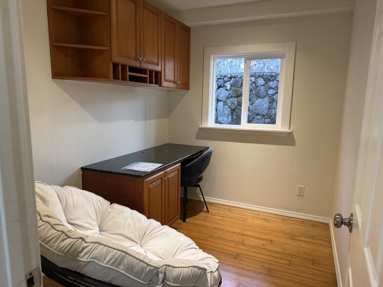 Building Photo - 75-5776 Oleka Pl