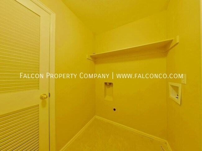 Building Photo - 623 Bosque Vis