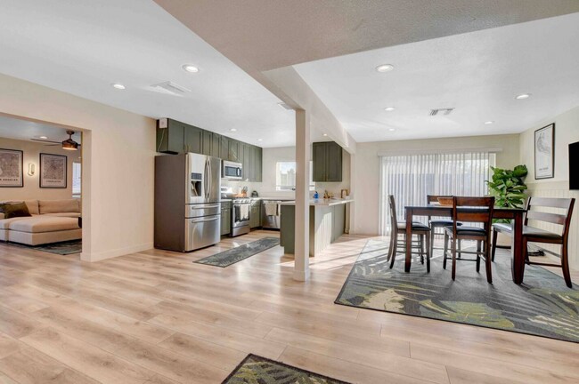 Primary Photo - 2523 Palma Vista Ave