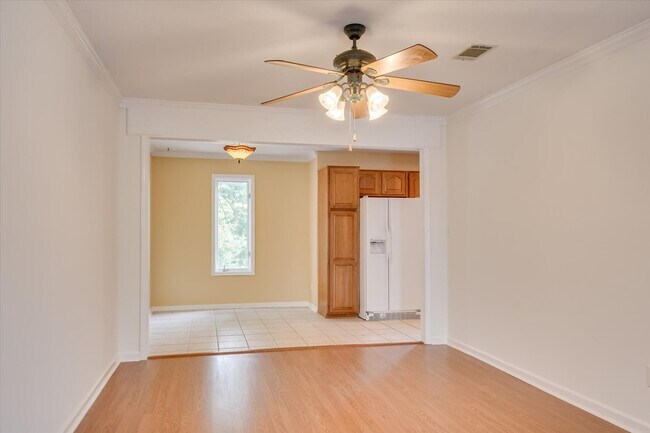 Building Photo - 106 Riverbend Dr