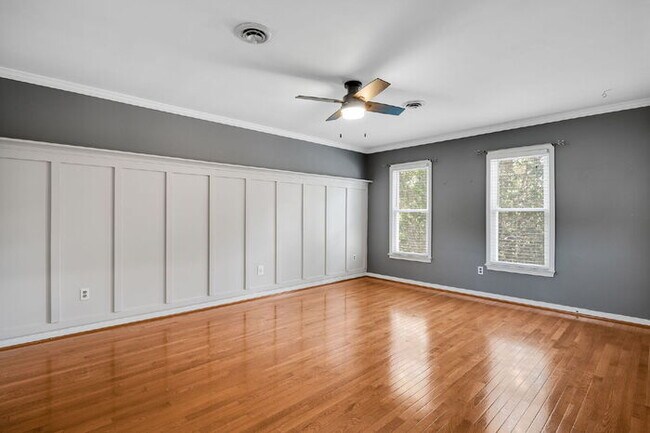 Building Photo - Beautifully Updated Single-Family Home in ...