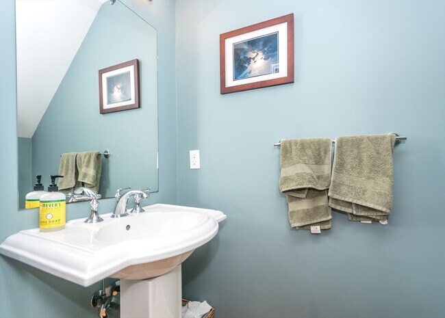 Building Photo - 39 Gardner St