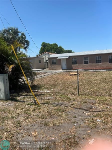 Building Photo - 1117 N 19th Ave