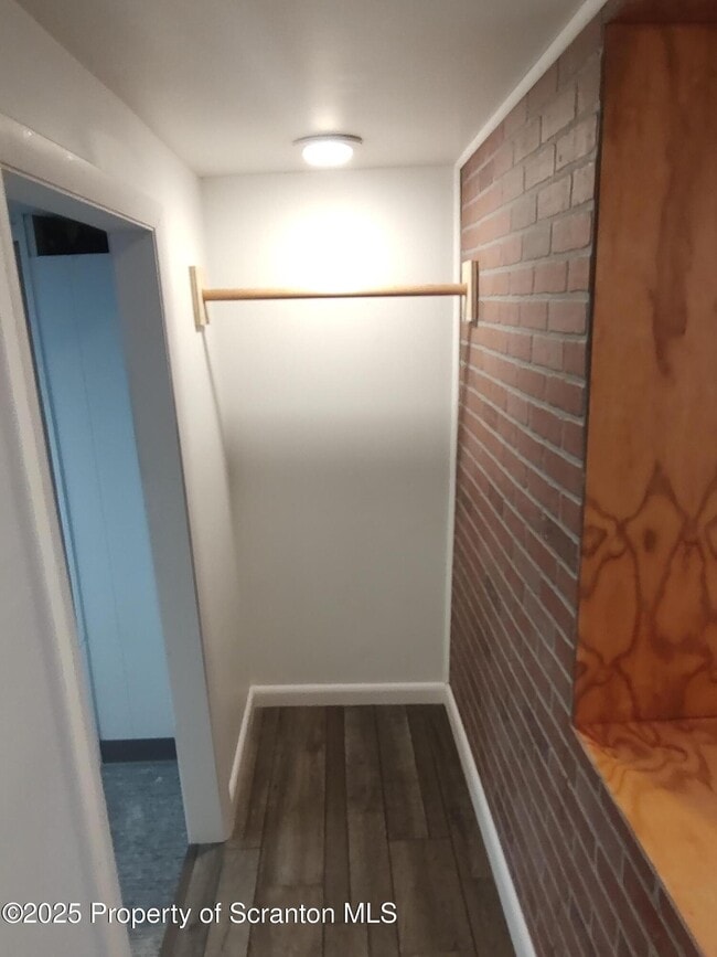 Building Photo - 136 Chestnut St