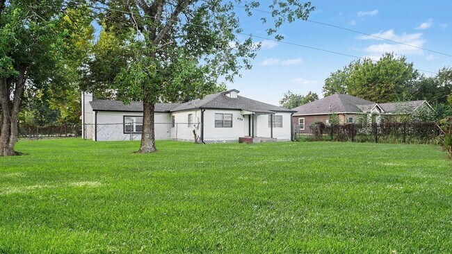 Building Photo - 654 Ridge Dr
