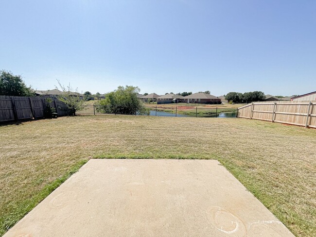 Building Photo - 3 Bed - 2 Bath - 2 Car Garage in OKC! FULL...