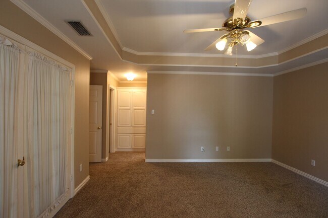 Building Photo - Beautiful 3 Bedroom in Tyler! Coming Soon!