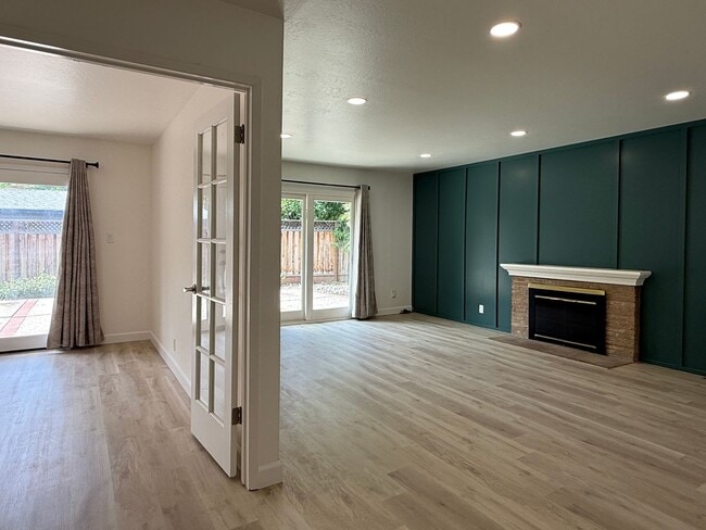 Building Photo - Bright & Updated 3 Bedroom 2 Bath Single Family Home in Santa Clara