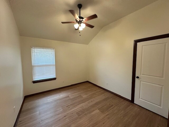 Building Photo - 925 Heather Ln