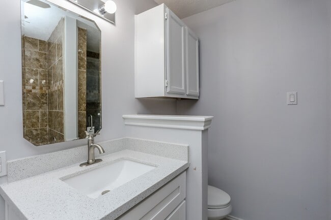 Building Photo - 8123 Big Oak Trail Dr