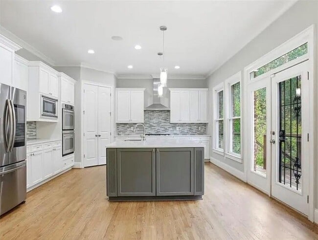Building Photo - 845 Botanica Way