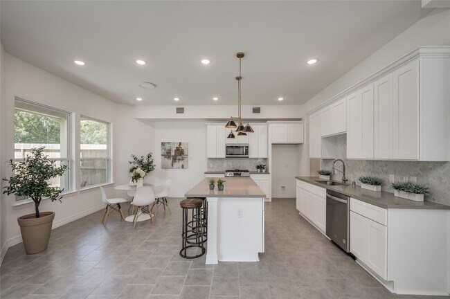 Building Photo - 3406 Talia Wood Ct