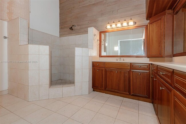 Building Photo - 9022 SW 78th Pl