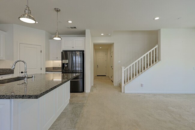 Building Photo - Gorgeous 4 Bedroom and 3 Bath Home in Chula vista/Otay Ranch Area
