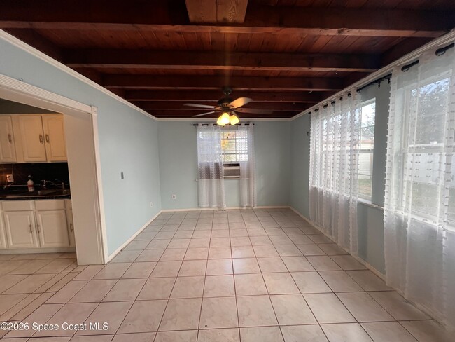 Building Photo - 2807 Tropic Rd