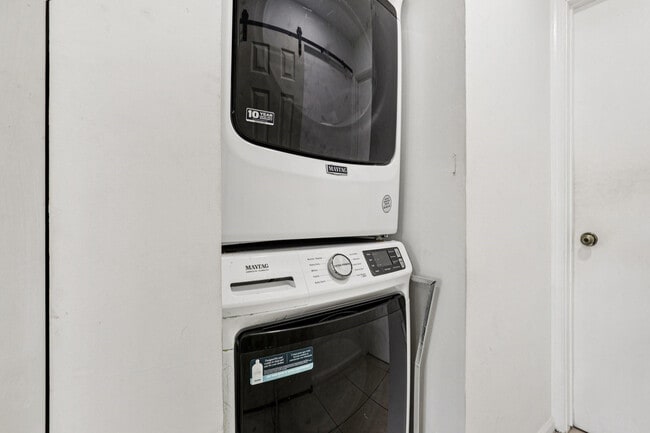 Building Photo - 5843 Woodlands Blvd