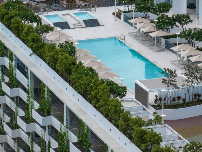 Building Photo - KOULA 2b2b1pkg Ready to Move In!