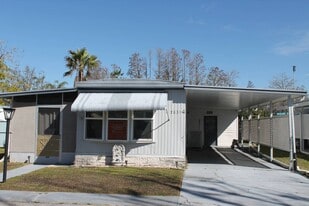 Building Photo - 7831 Sunrunner Dr