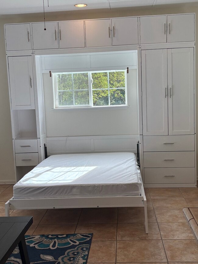 Building Photo - 42 Jacks Ln