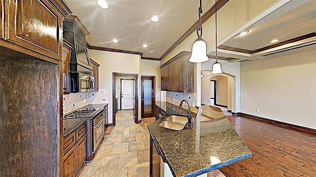 Building Photo - 13604 Gentry Dr