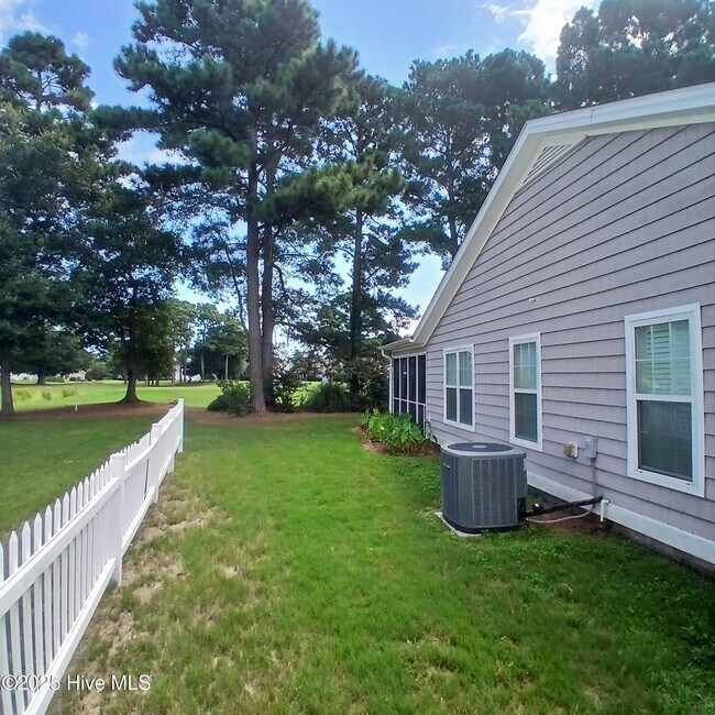 Building Photo - 4999 Glen Cove Dr SE