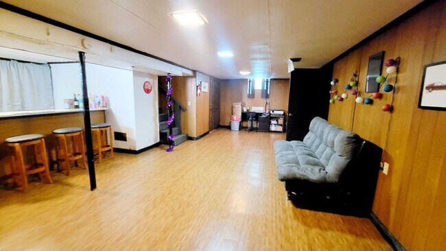 Building Photo - House - 2 Bedroom - Close to Downtown/WVU ...