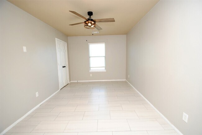 Building Photo - 5910 Sugar Field Ln
