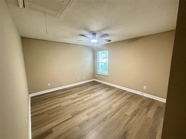 Building Photo - Beautiful renovated home in Hermitage