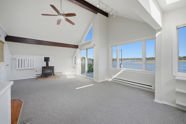 Building Photo - 205 Hillspoint Rd