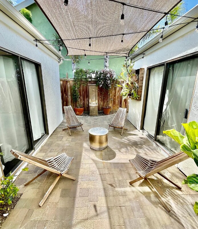 Building Photo - 3305 Vivienda Cir