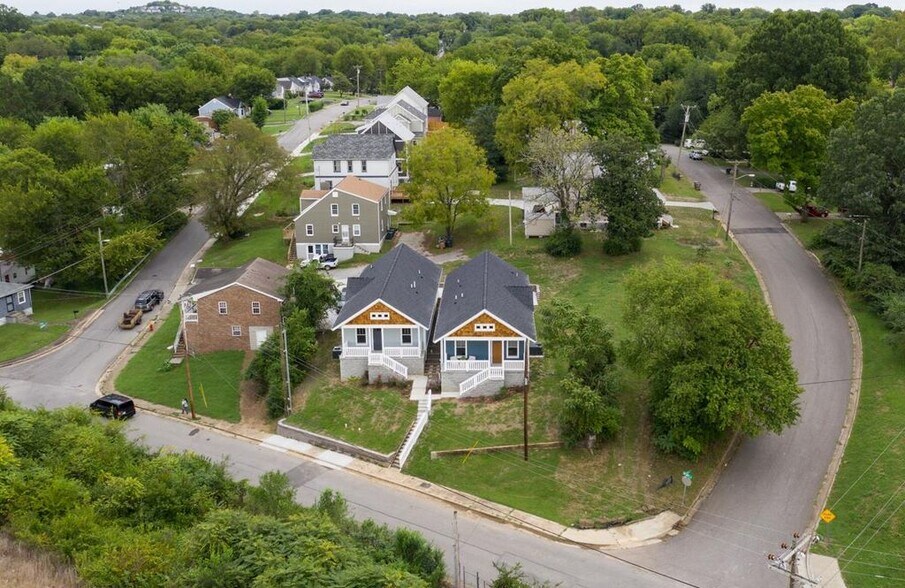 Building Photo - 910 Sharpe Ave